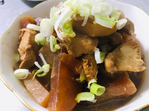 ご飯が進む！鶏胸肉と大根の赤味噌煮♫